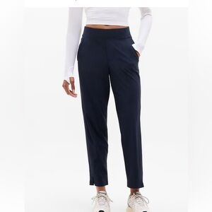 Athleta Brooklyn Mid Rise Ankle Navy Pants Size 10 Wrinkle Resistant Cropped